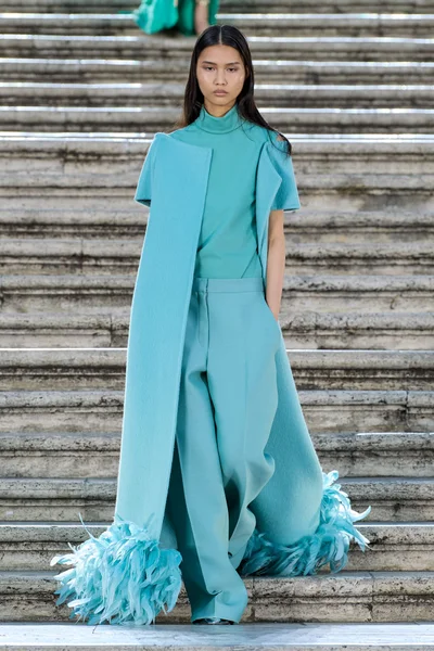 Look 9